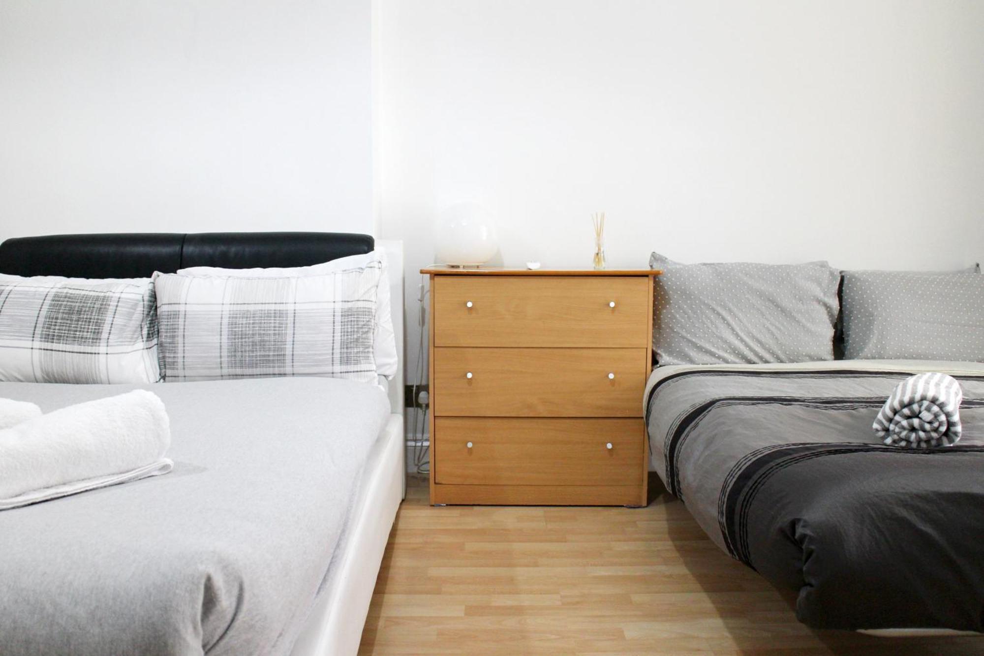 Large Studio Garden Flat On Golders Green Road Londres Extérieur photo