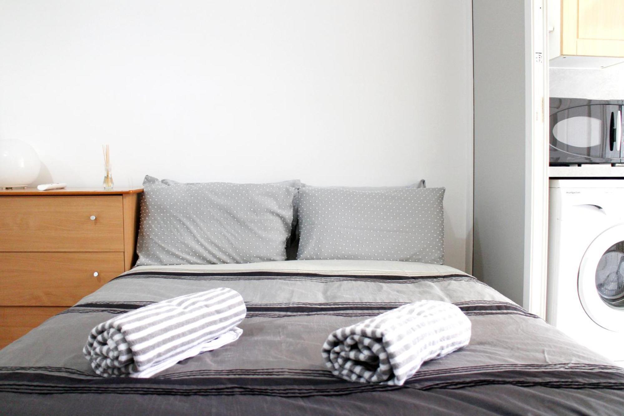Large Studio Garden Flat On Golders Green Road Londres Extérieur photo